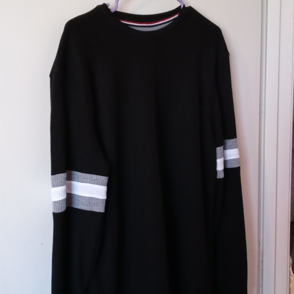 Men's Black, White and Gray Sweater Size L